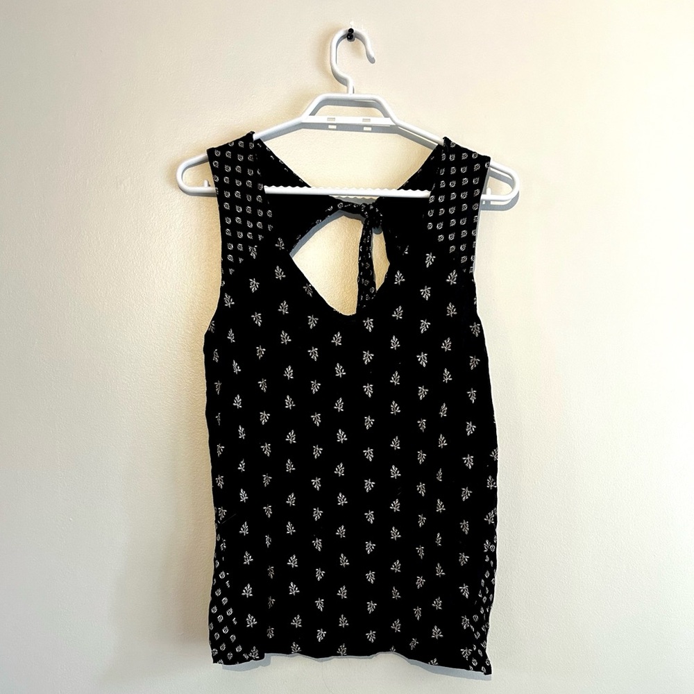 Old Navy Tie Back Floral Print Sleeveless Top - Size XL